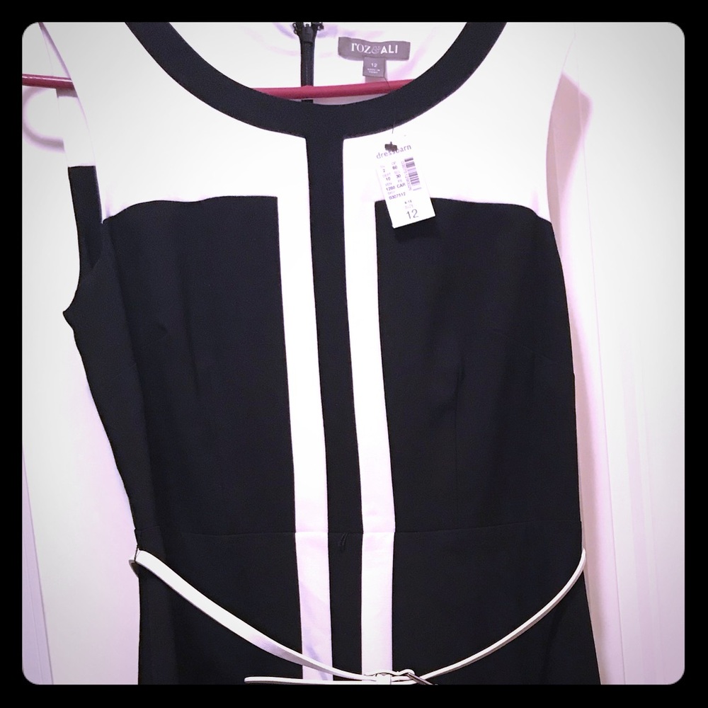Women’s NWT Black and white color block dress.